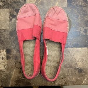 Light weight shoes